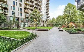 Modern Luxury Oasis Rooms 02 Arena-Excel-Canary Wharf Ldn